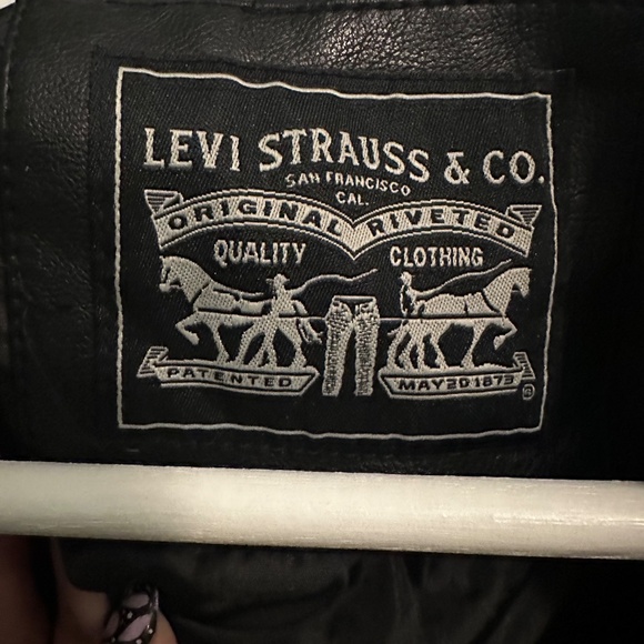 Levi's Women's Faux-Leather Belted Hem Moto Jacket - Picture 6 of 8